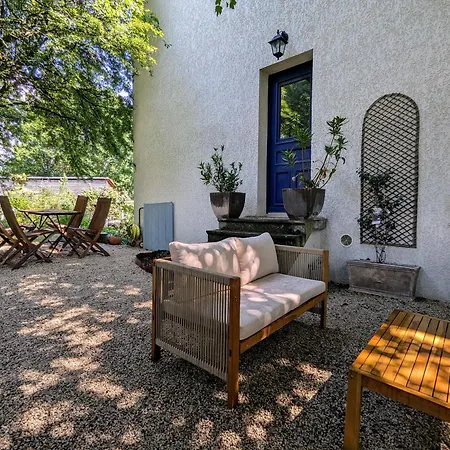 Verte Avec Jardin Partage Pres Du Puy-en-velay - Fr-1-582-498 Bed & Breakfast *