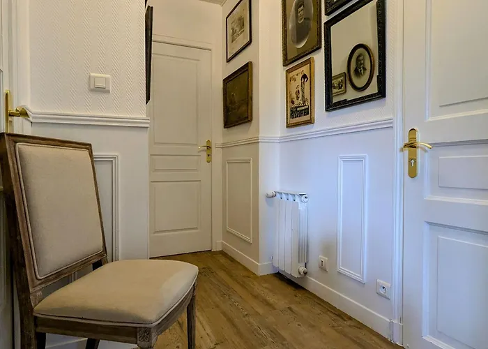 Verte Avec Jardin Partage Pres Du Puy-en-velay - Fr-1-582-498 Bed & Breakfast *