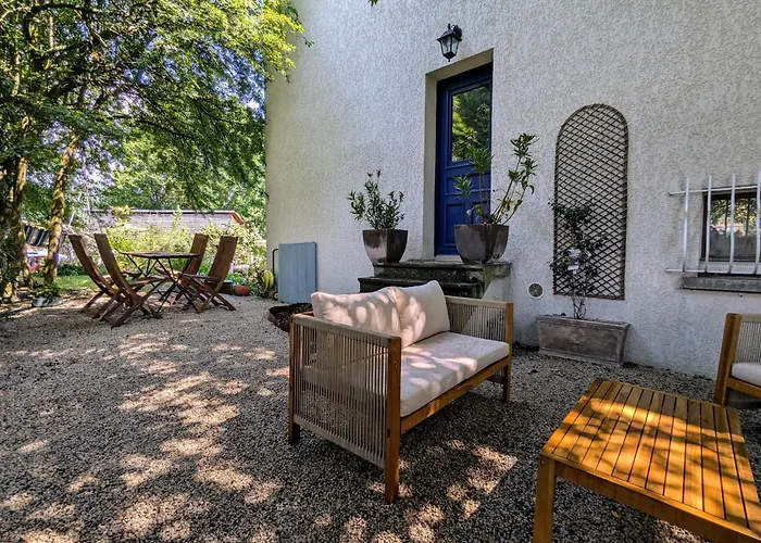 Verte Avec Jardin Partage Pres Du Puy-en-velay - Fr-1-582-498 Bed & Breakfast *